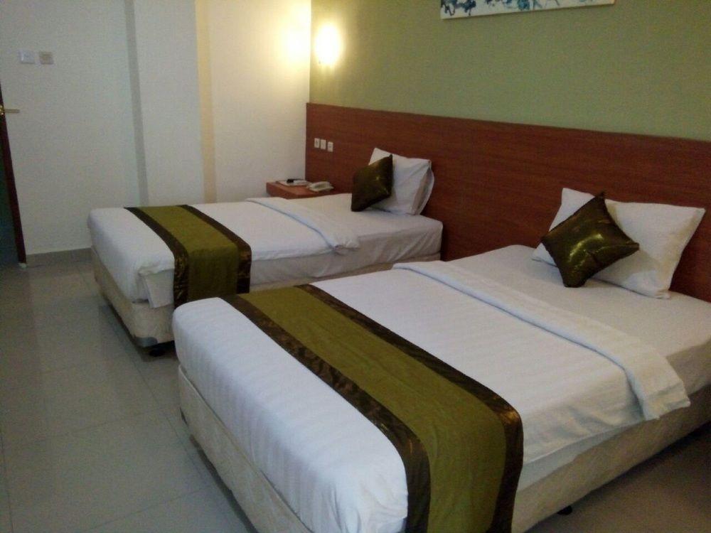 Hotel Reddoorz @ Raya Kuta Kuta Lombok Exterior foto