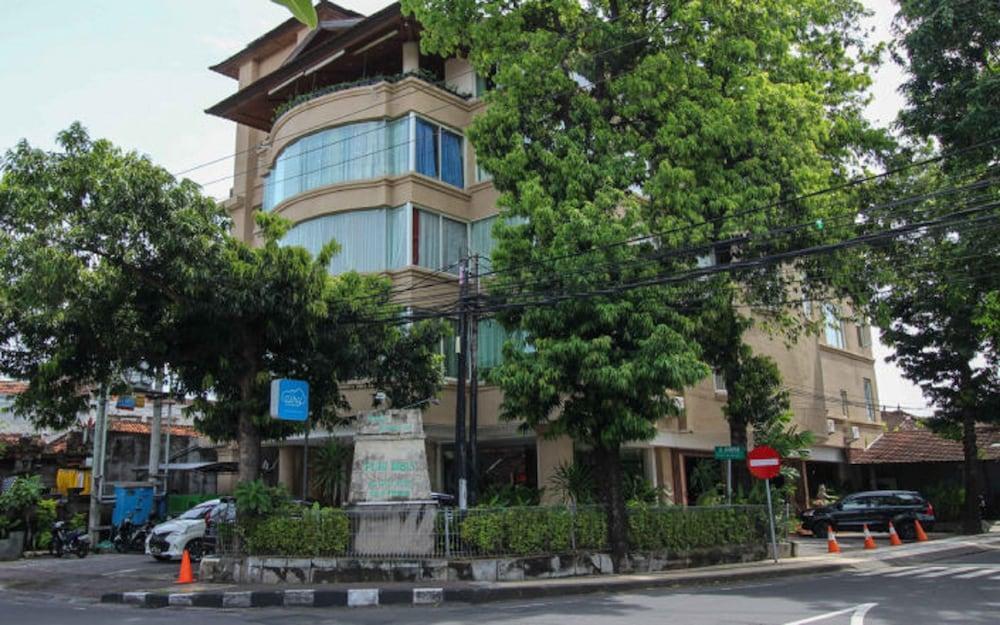 Hotel Reddoorz @ Raya Kuta Kuta Lombok Exterior foto