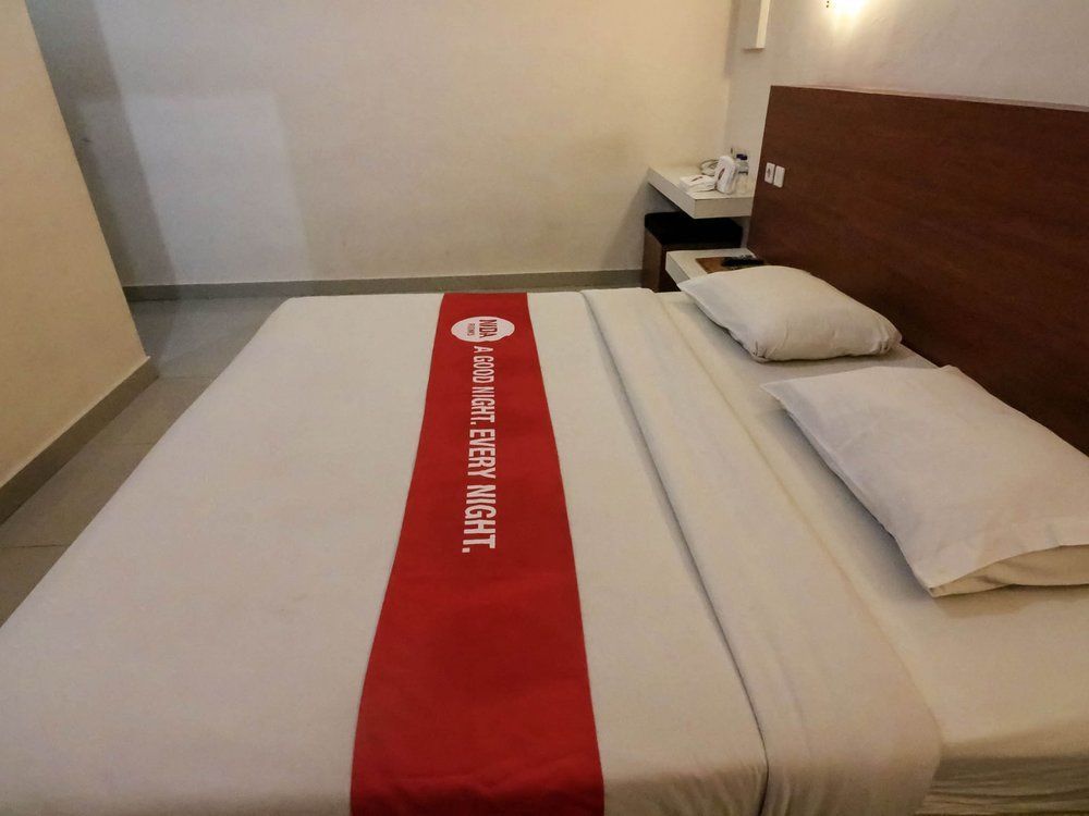 Hotel Reddoorz @ Raya Kuta Kuta Lombok Exterior foto