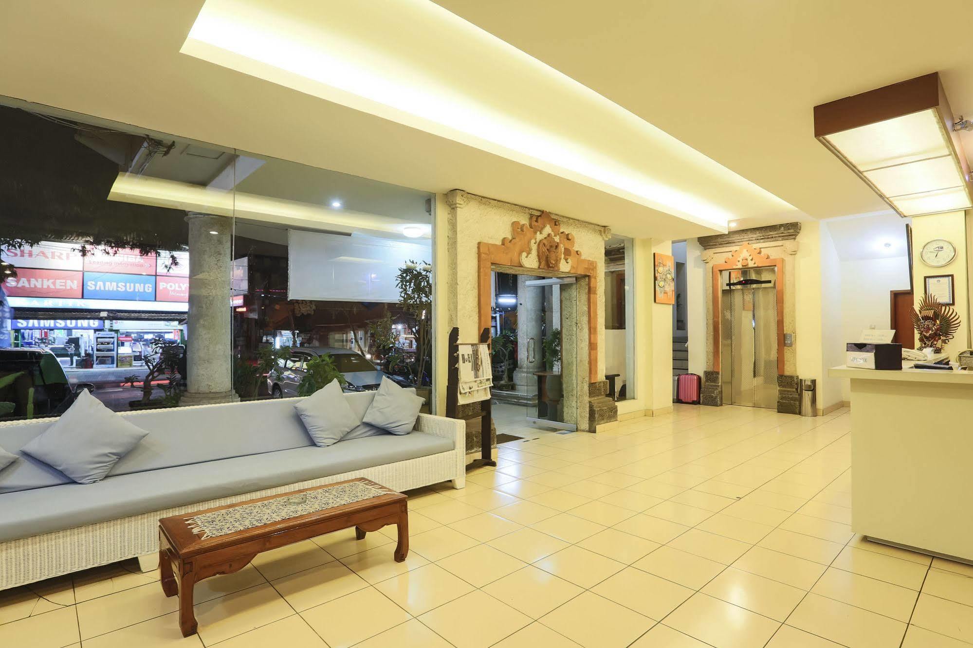 Hotel Reddoorz @ Raya Kuta Kuta Lombok Exterior foto