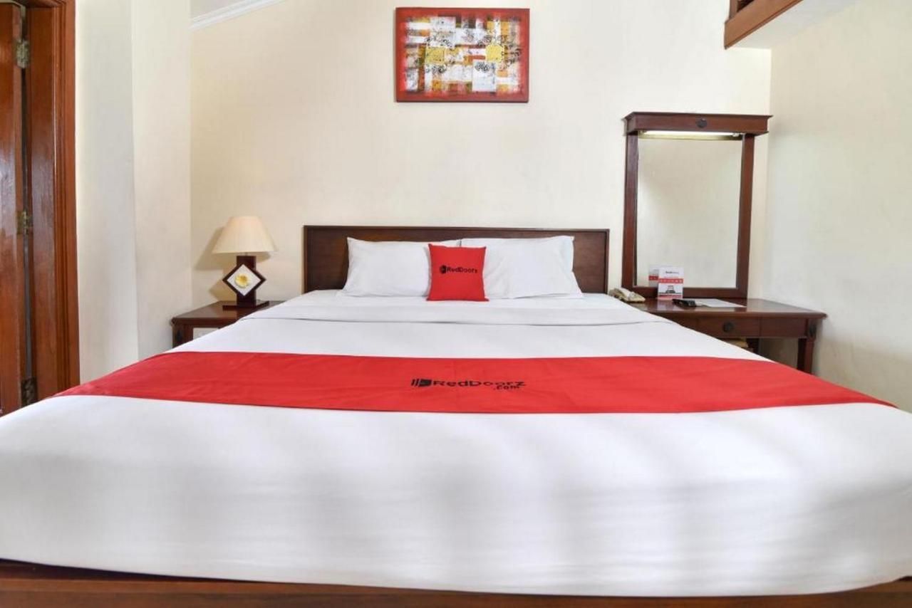 Hotel Reddoorz @ Raya Kuta Kuta Lombok Exterior foto