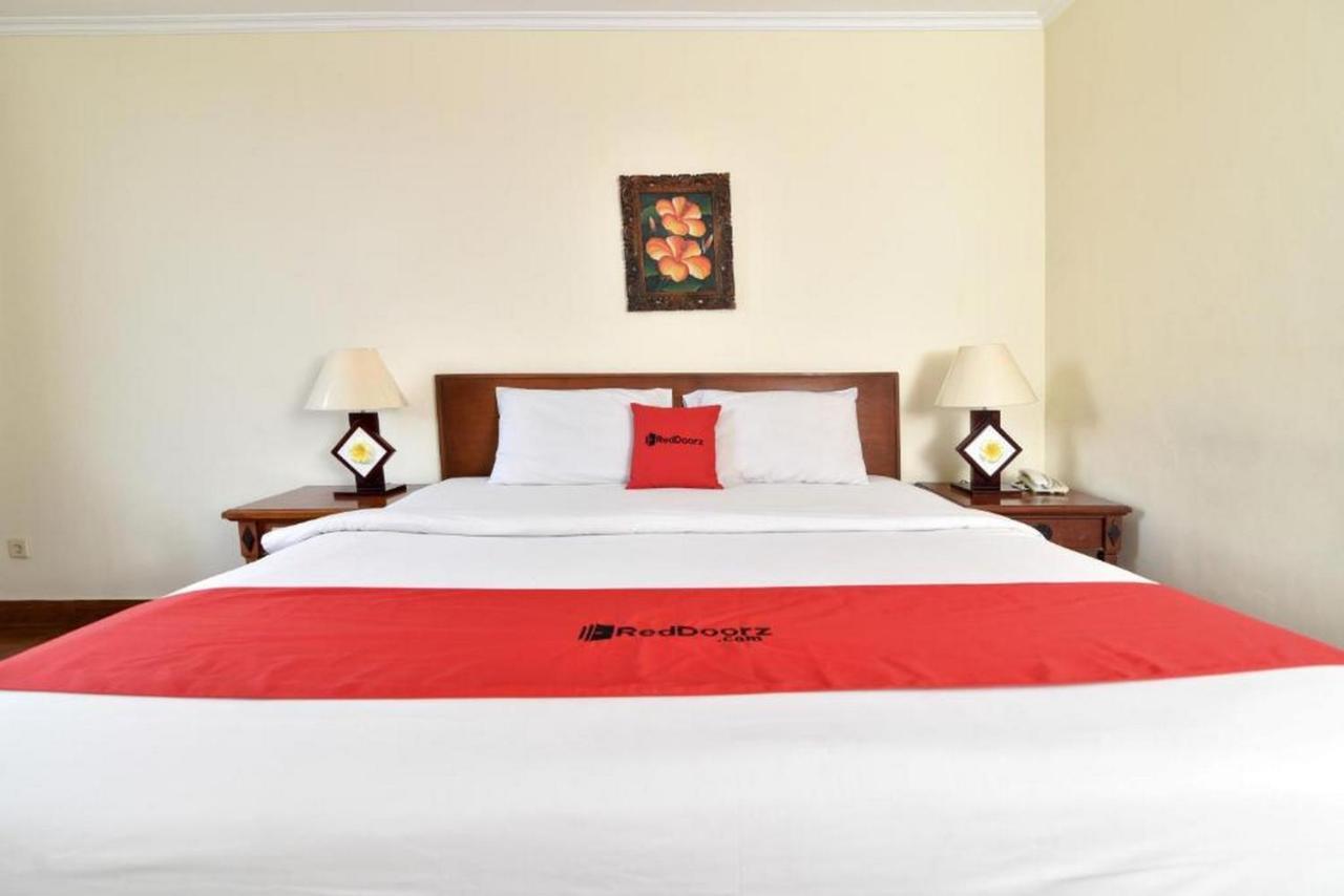 Hotel Reddoorz @ Raya Kuta Kuta Lombok Exterior foto