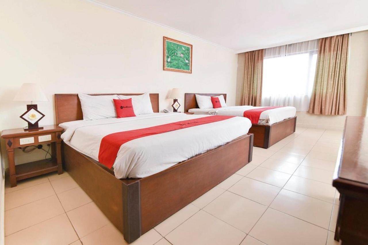 Hotel Reddoorz @ Raya Kuta Kuta Lombok Exterior foto