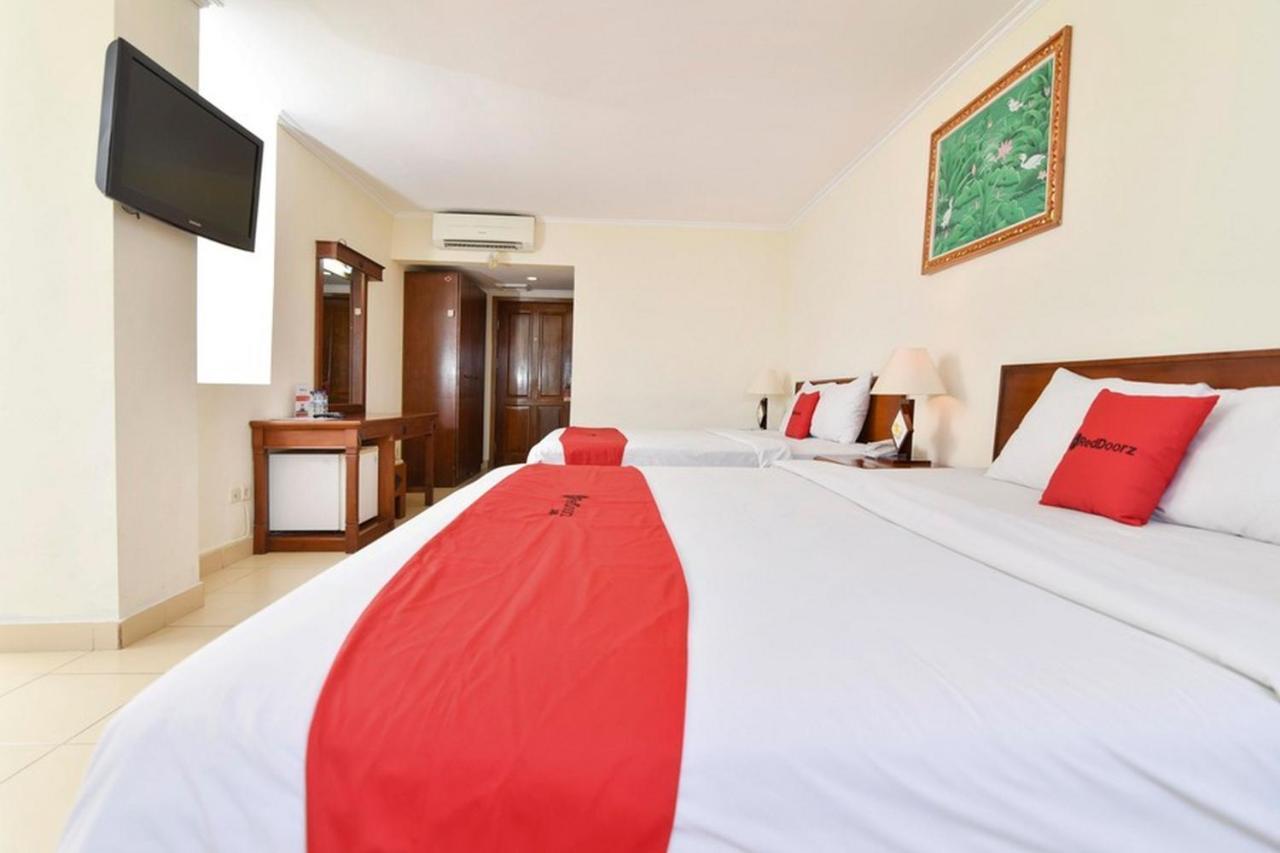 Hotel Reddoorz @ Raya Kuta Kuta Lombok Exterior foto